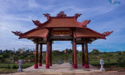 Chùa Di Đà Bảo Lộc: Ngôi Chùa Lớn Nhất Xứ Sương Mù