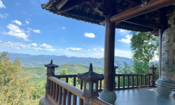 Cổng trời Chùa Linh Quy Pháp Ấn - Kiến Trúc Đơn Giản Nhưng Huyền Bí