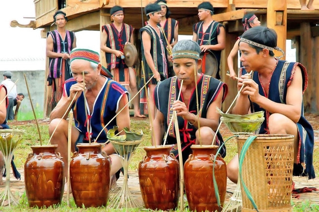 Rượu Cần Tây Nguyên
