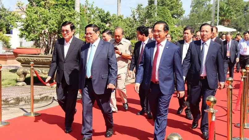 Tập Đoàn Đôi Dép