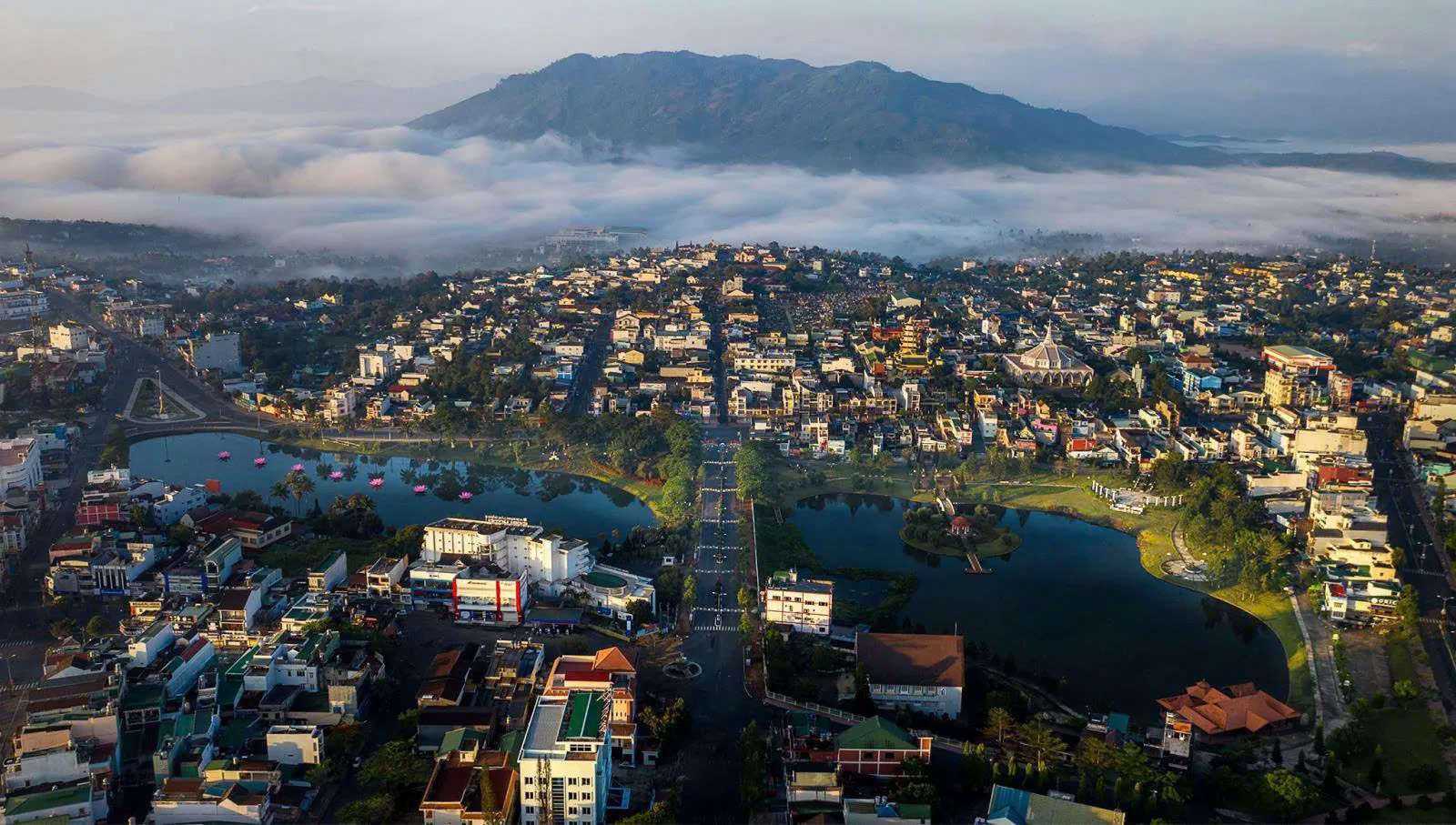 Thị Trường Bất Động Sản 2025